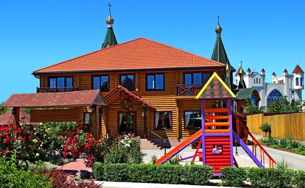 Hotel Комплекс Відпочинку Пампушка & Подушка Burlach'ya Balka Exterior foto