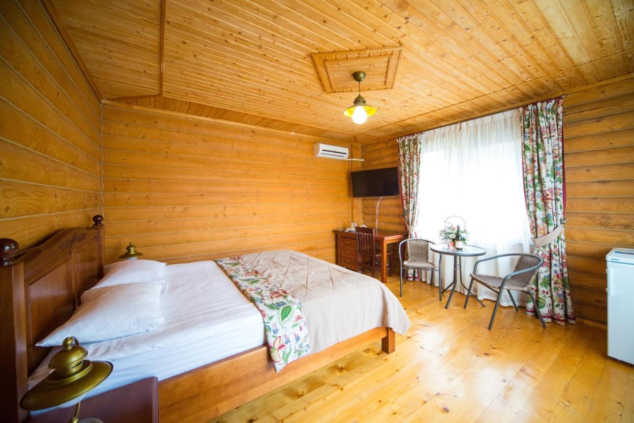 Hotel Комплекс Відпочинку Пампушка & Подушка Burlach'ya Balka Exterior foto