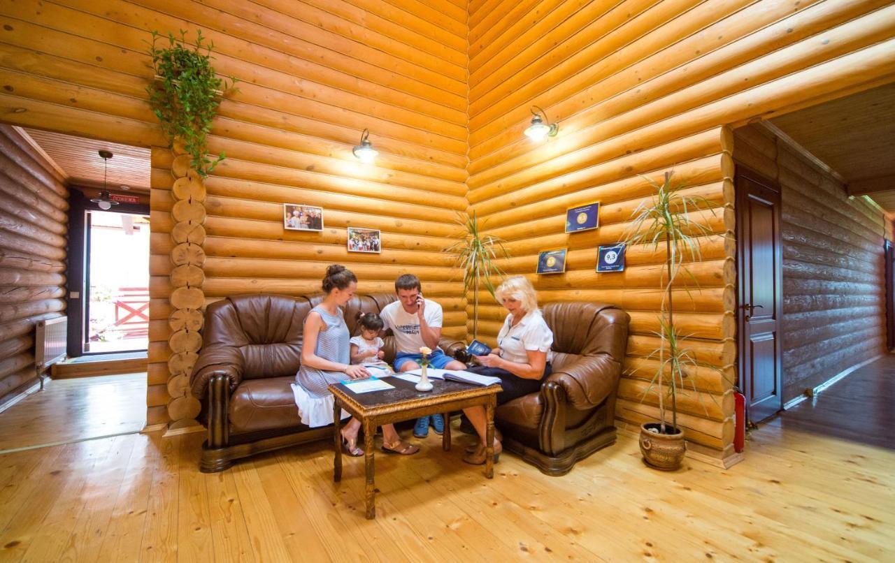 Hotel Комплекс Відпочинку Пампушка & Подушка Burlach'ya Balka Exterior foto