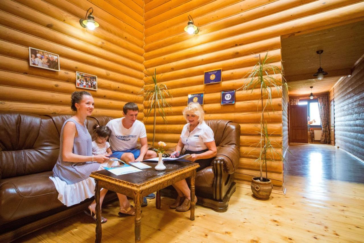 Hotel Комплекс Відпочинку Пампушка & Подушка Burlach'ya Balka Exterior foto