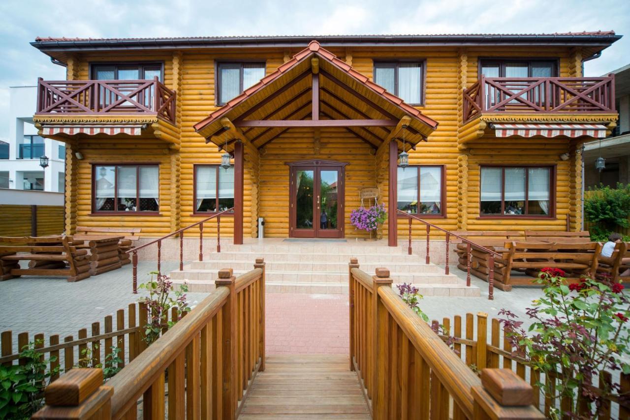 Hotel Комплекс Відпочинку Пампушка & Подушка Burlach'ya Balka Exterior foto