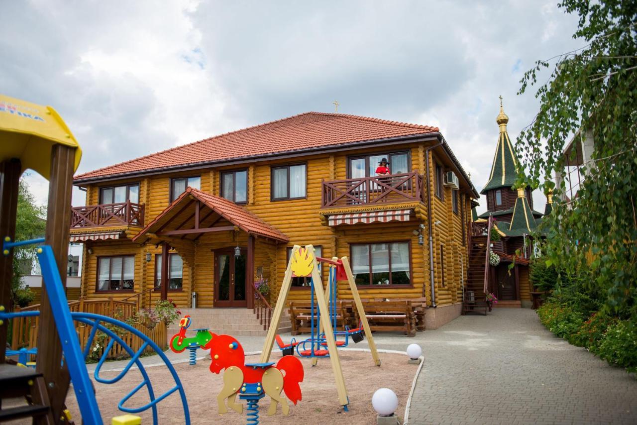 Hotel Комплекс Відпочинку Пампушка & Подушка Burlach'ya Balka Exterior foto
